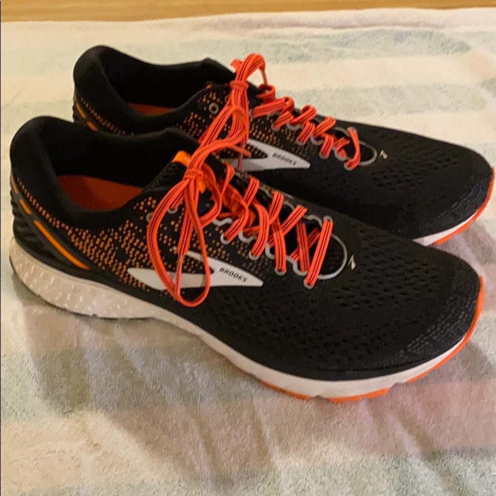 Brooks Ghost 11 men’s size 12